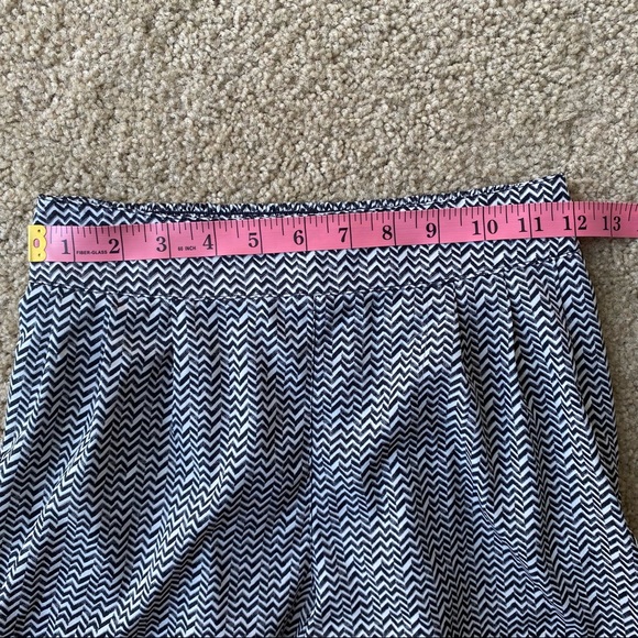 American Eagle Patterned Shorts - Picture 5 of 5